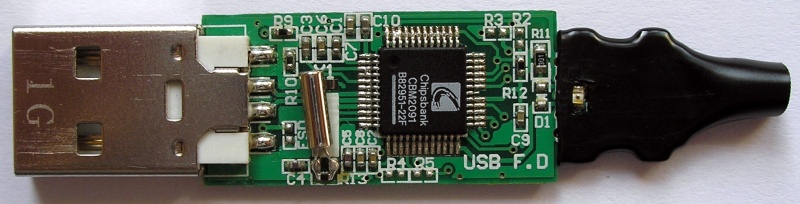 Modyfikacja pendrive-a - zgrzana czarna koszulka termokurczliwa