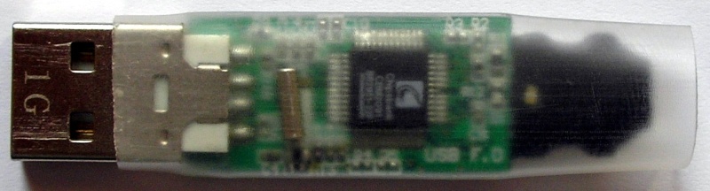 Modyfikacja pendrive-a - nałożona przezroczysta koszulka termokurczliwa